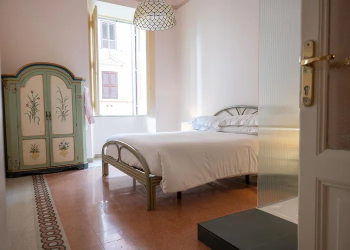 Trasteverehome - Historic Noble Palace In Trastevere With Balcony